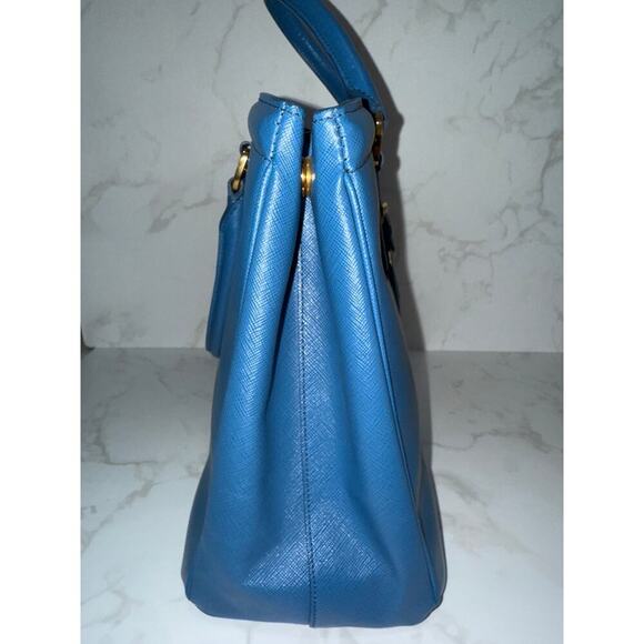 Prada Tote Bag – Authentic Luxury Designer Handbag, Elegant & Timeless - Picture 8 of 10